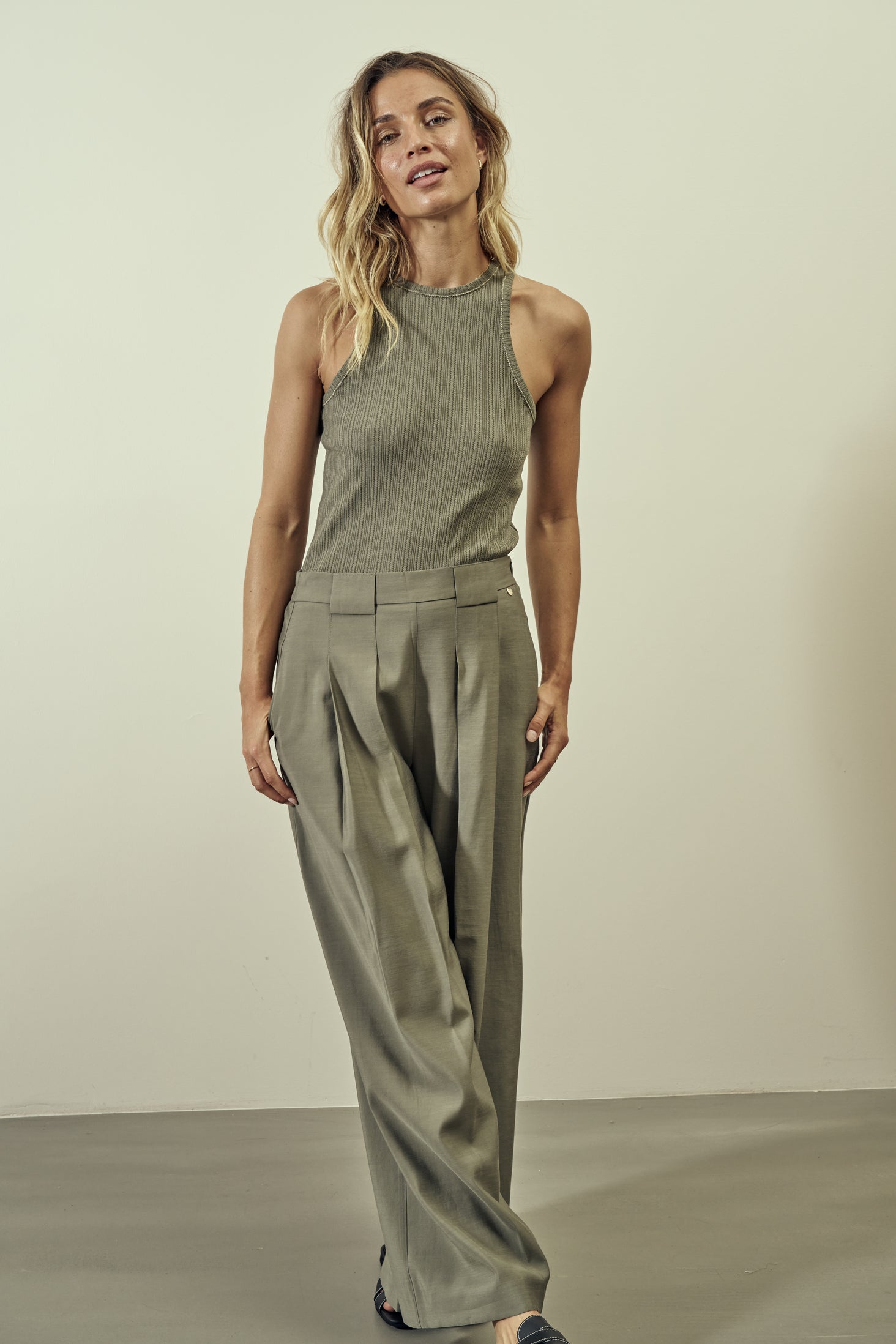 Trousers - THEA EDEN PANT - Dusty Olive