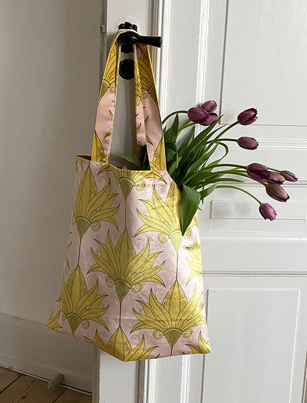 Velvet Tote Bag-Pink and Flowers