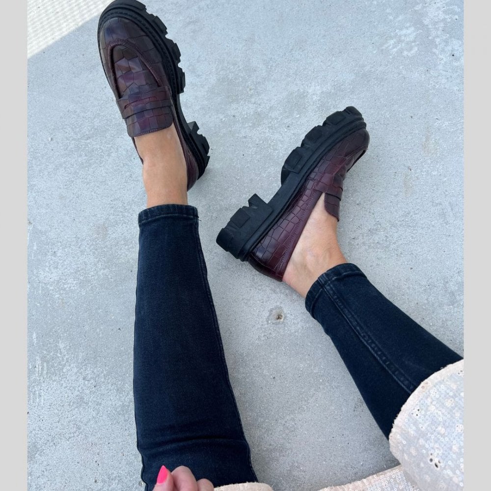 Move On -Burgundy Loafers
