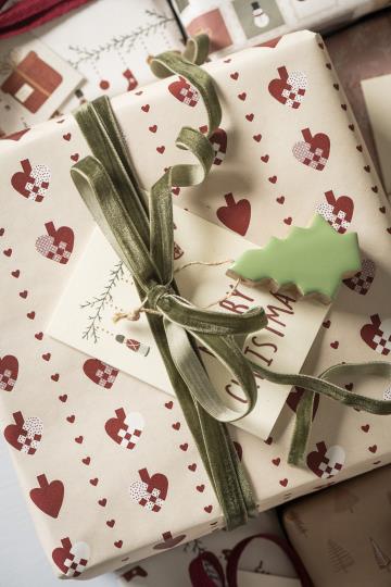 Gift Wrap - 5 Mtr - Christmas Hearts