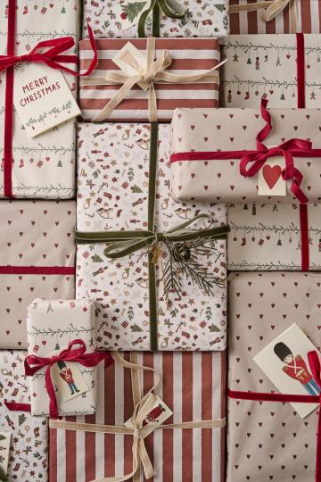 Gift Wrap - Red Hearts - 5 Meters