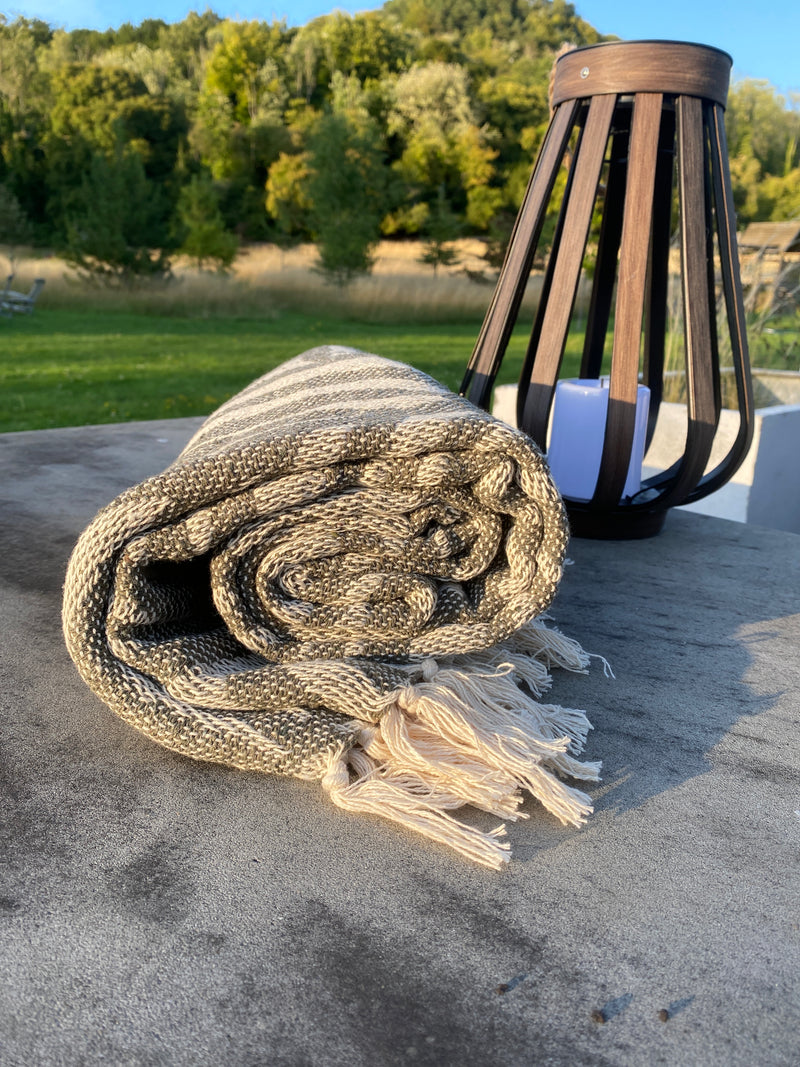 Throw  -  Dark Green