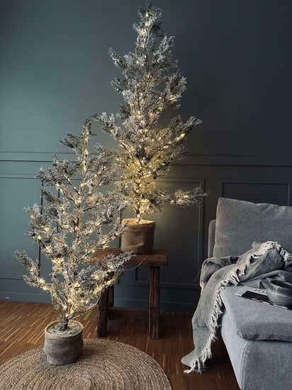 Christmas Tree - Faux- With Cones - LED/Adaptor - 120cm