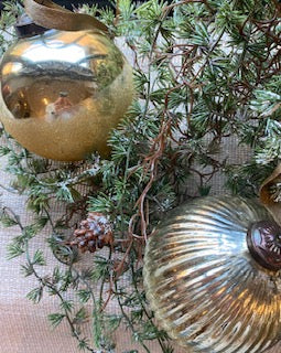 Bauble - Gold - Half Shiny - Large