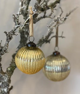 Bauble - Gold With Giltter - Small