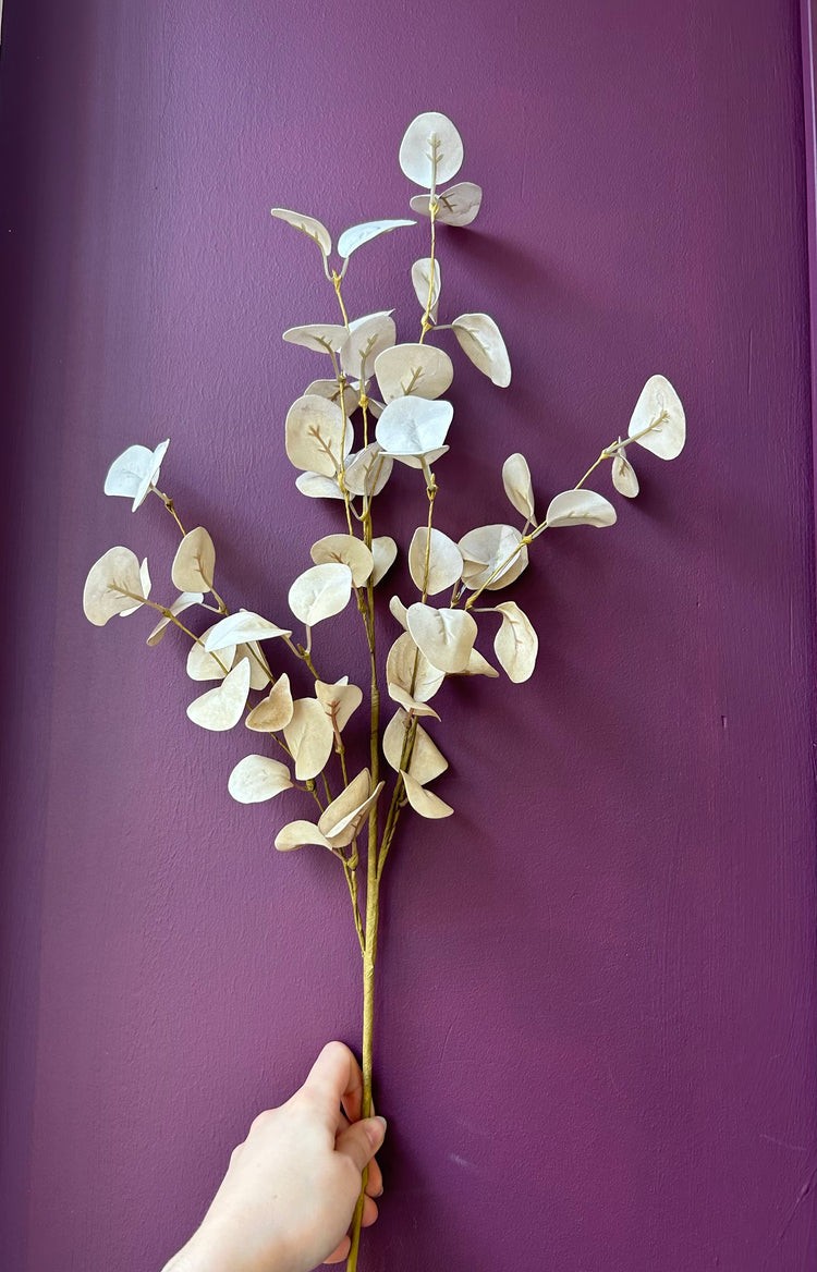 Artificial flowers, trees & plants