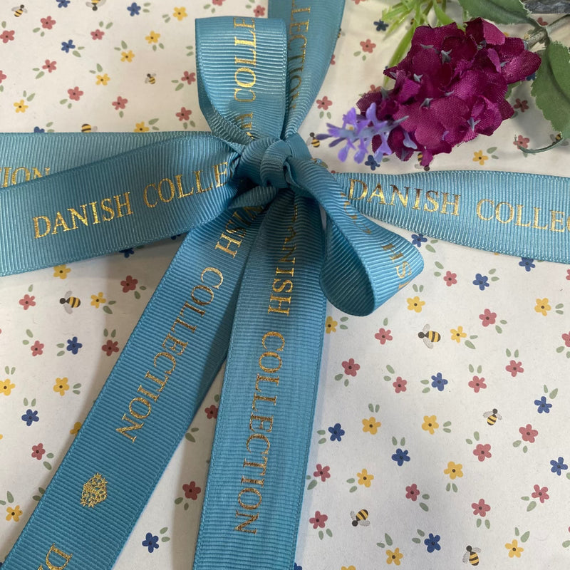 Seasonal gift wrapping